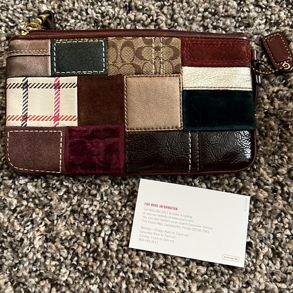 Coach wristlet - Picture 6 of 6